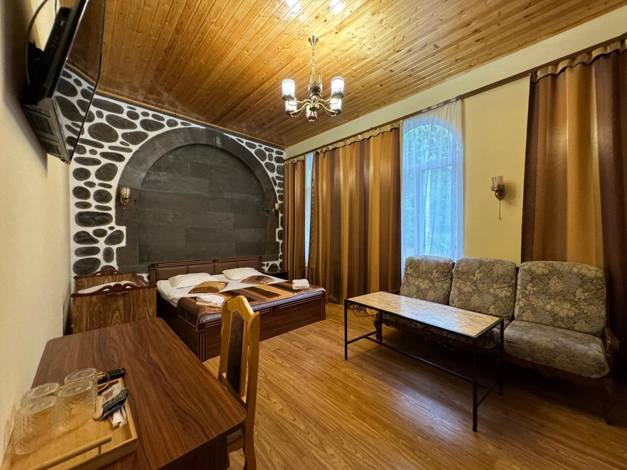 Kirch Hotel & Restaurant Goris Luaran gambar